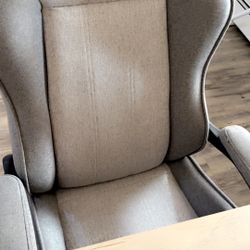 Game Desk Chair And Speakers And Samsung 27 In Screen 