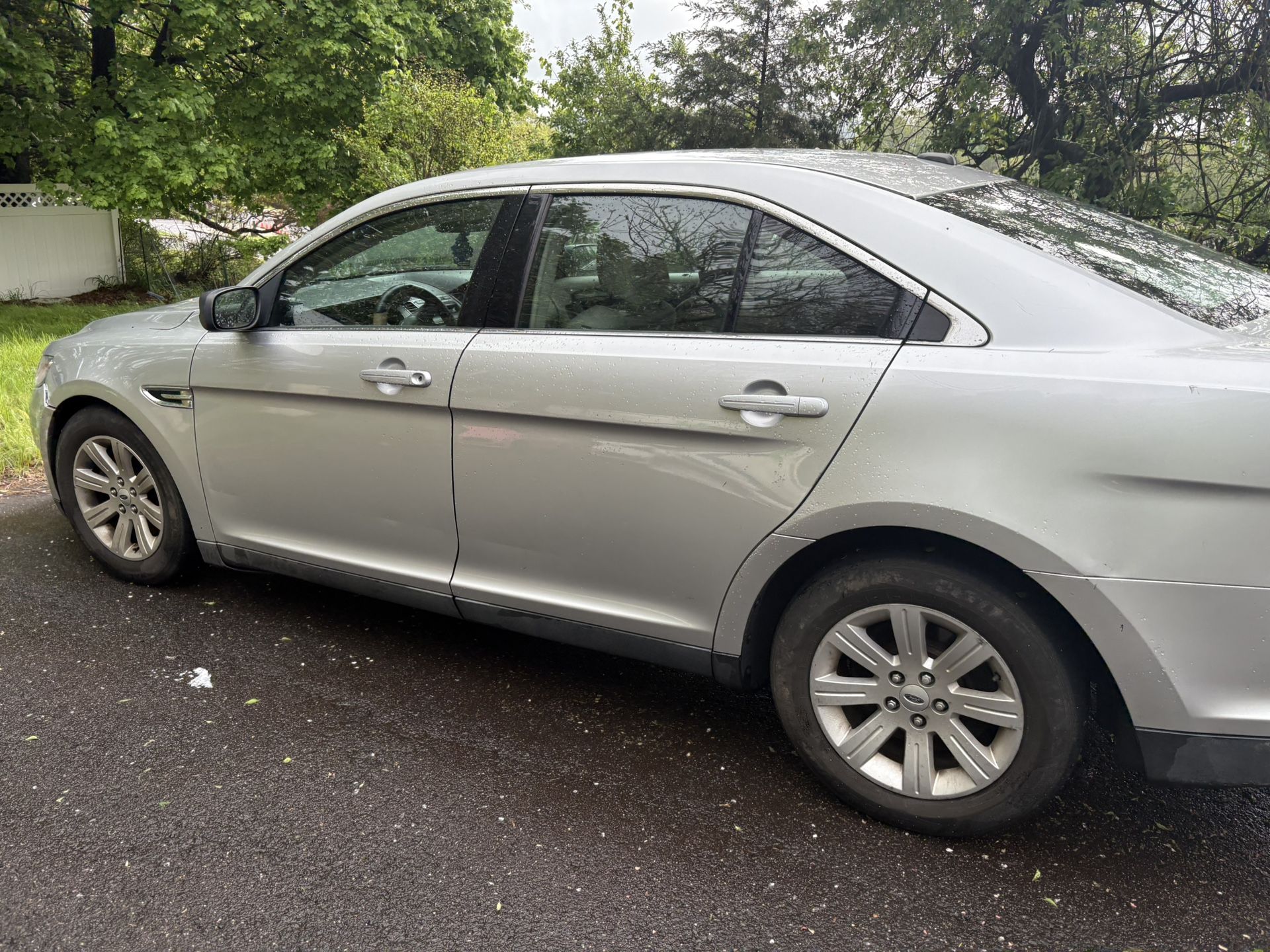 2010 Ford Taurus