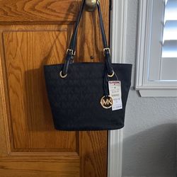 Michael Kors Black Signature Medium Tote