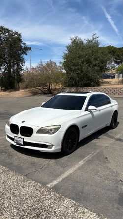 2011 BMW 740Li RWD