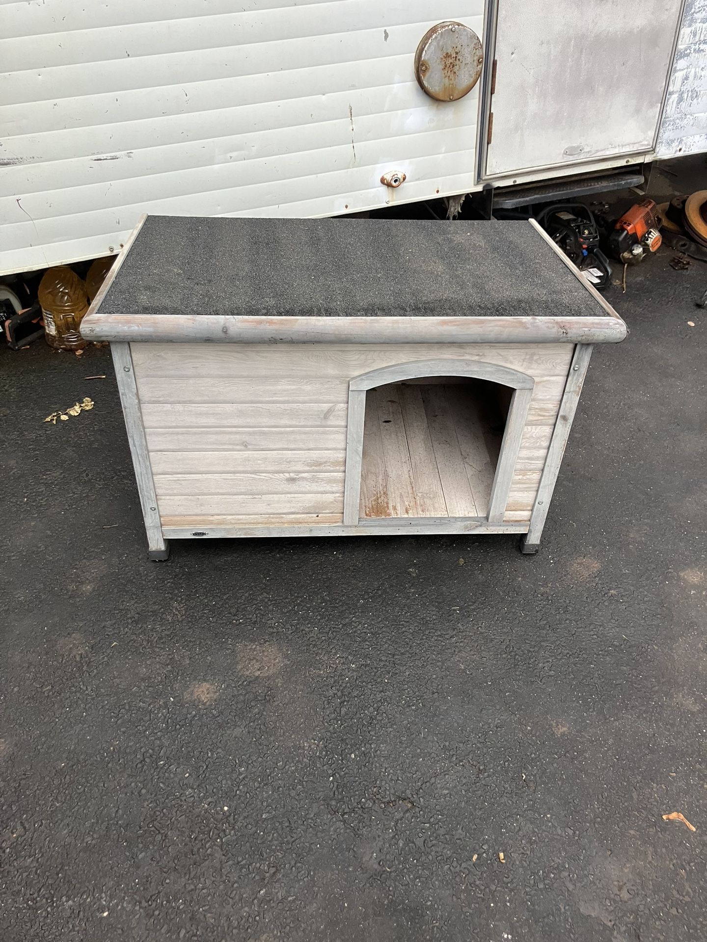 Trixie Doghouse