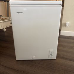 Hot point Chest Freezer 5 cu ft