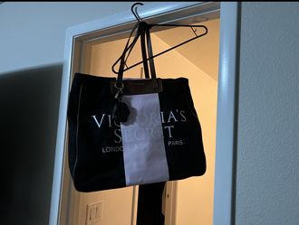 Large VICTORIA SECRET Tote Bag $20 Firm 