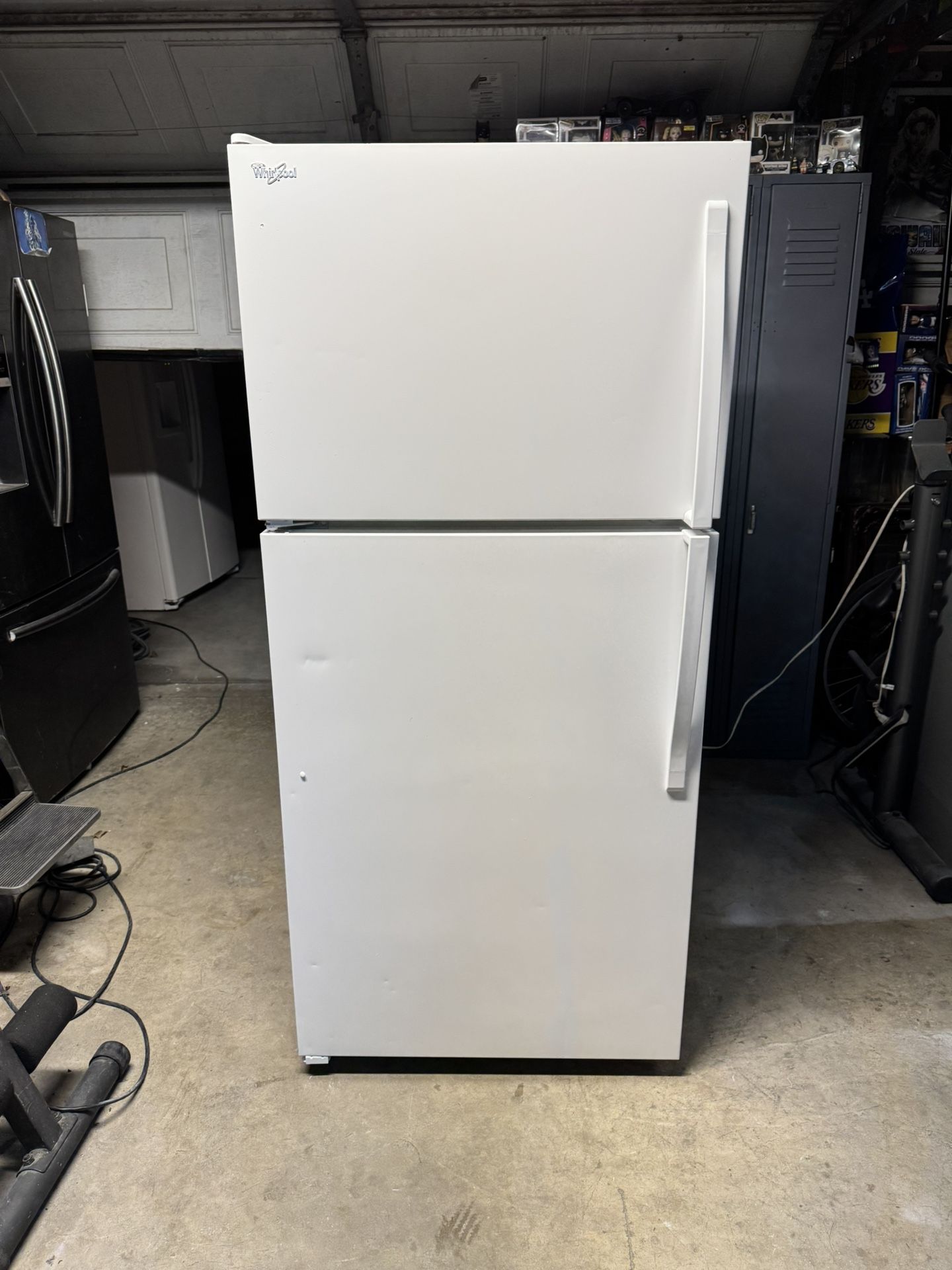 Refrigerator 