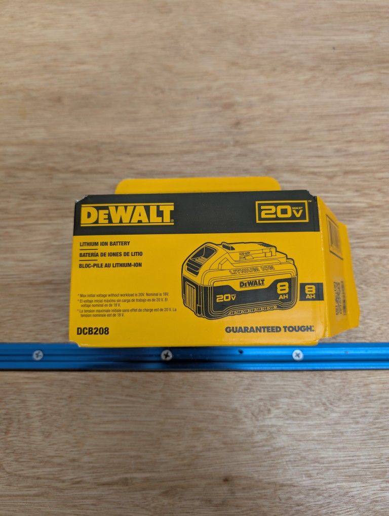 DeWalt 20v Max 8AH Battery NEW