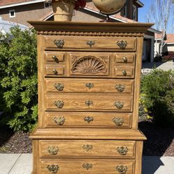 Solid Wood Dresser Chest of Drawers Furniture Great Condition 