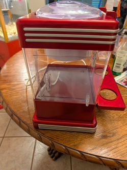 Snow cone machine