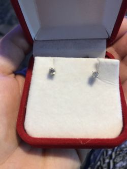 14k White Gold diamond earrings