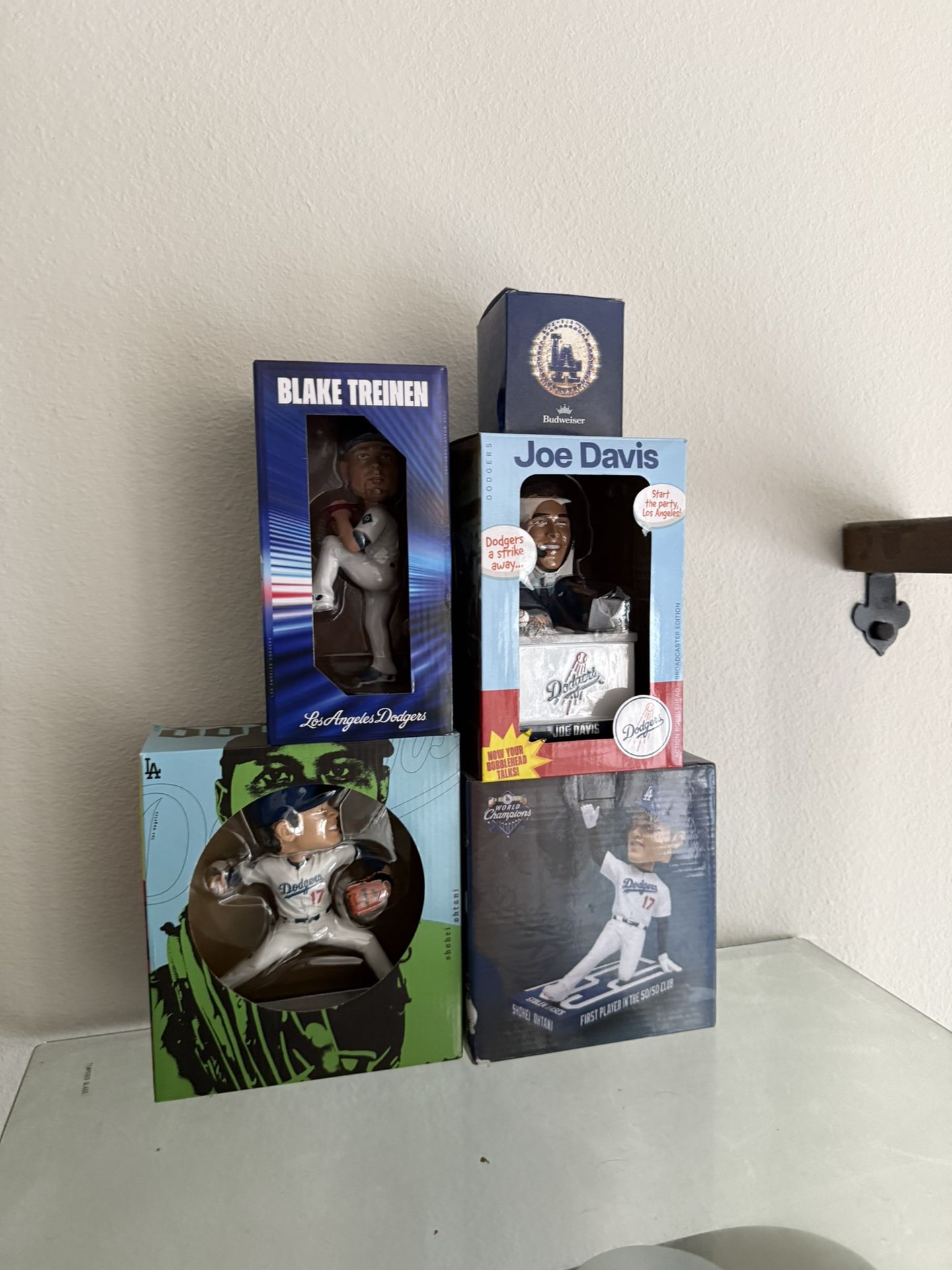 Ohtani/Blake Treinen/Joe Davis Dodger Bobblehead/Yamamoto Ring