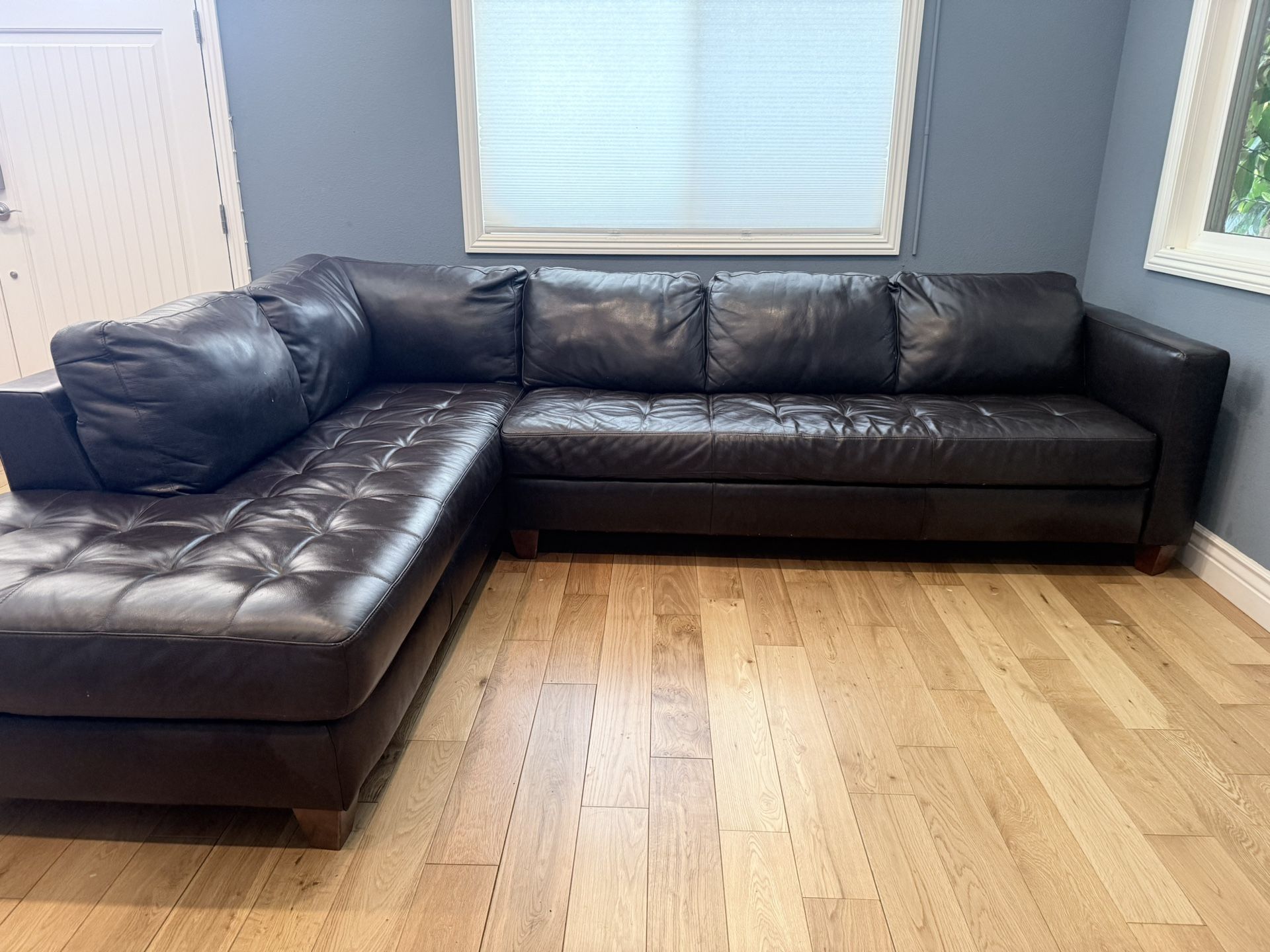 Natuzzi Milano Leather Couch – Brown – Sectional