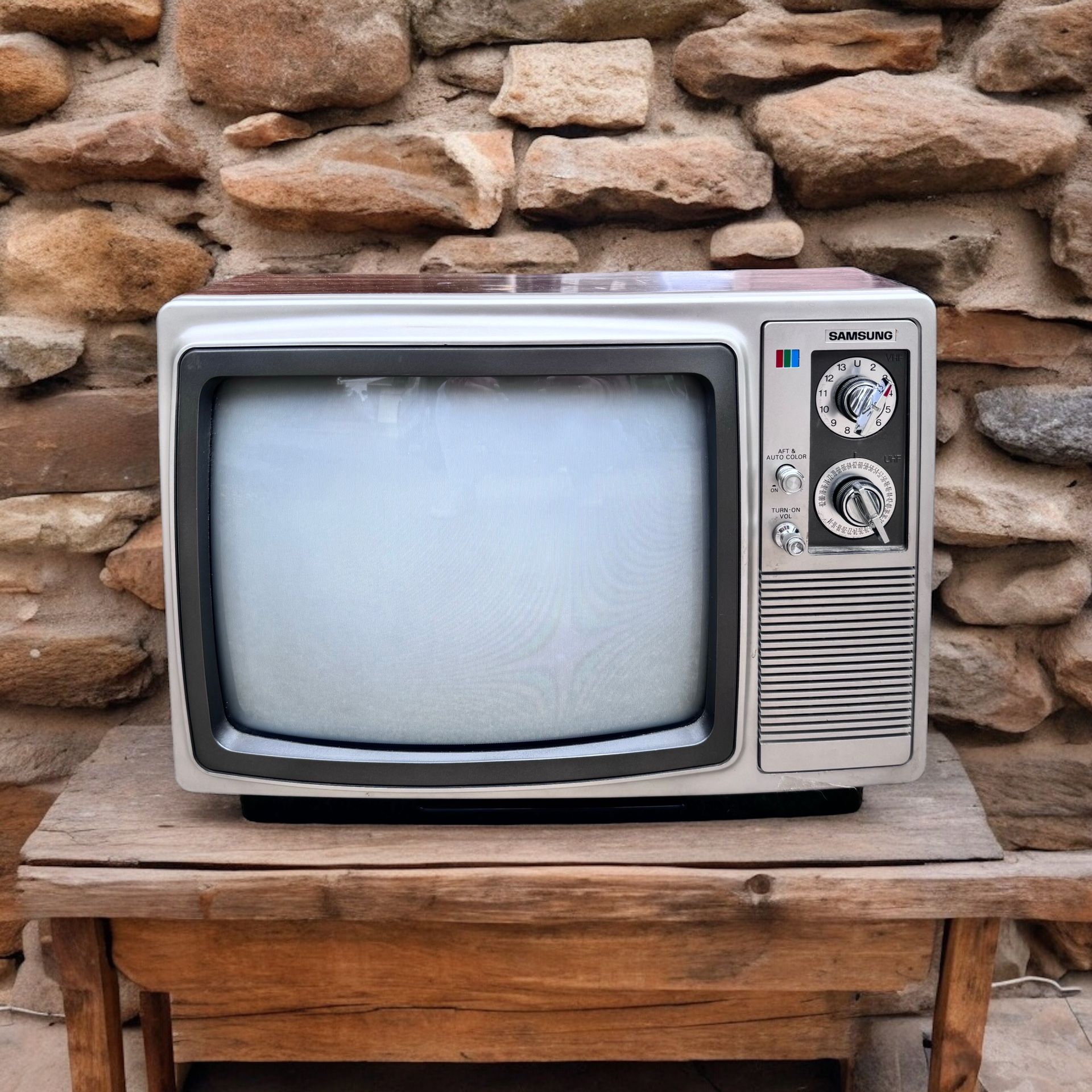 Vintage Samsung Retro Color TV Television (TESTED)