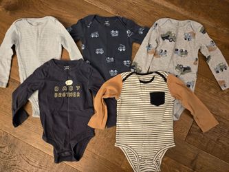 Carter's baby boy long sleeves bodysuits (24 months)