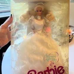 Vintage 1989 Wedding Fantasy Barbie Doll 