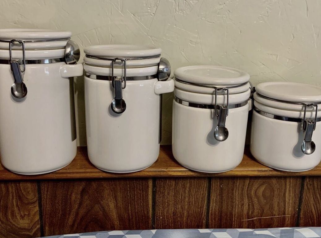 4 Piece ceramic canister set