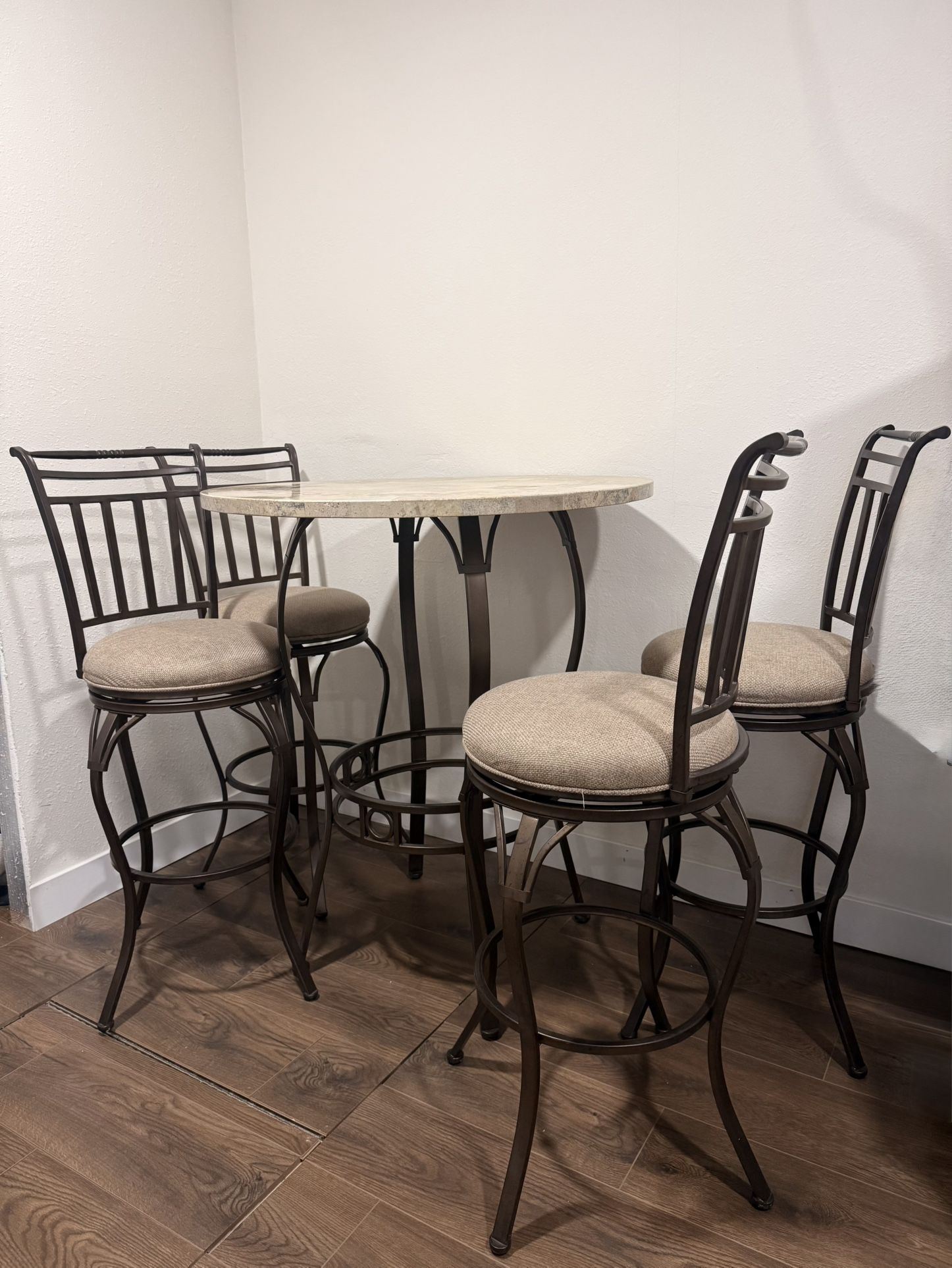 Kitchen Table With chairs