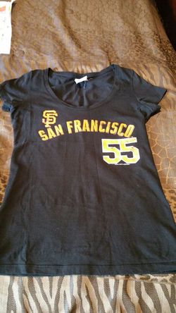 Giants shirt and 49er flip flops