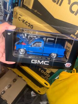 M2 MACHINES 1988 GMC SIERRA 1500 PICK UP TRUCK 1/24 BLUE 40300 144 A