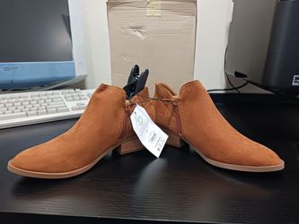 Women's Work Shoes Size 7 New asking Only $10