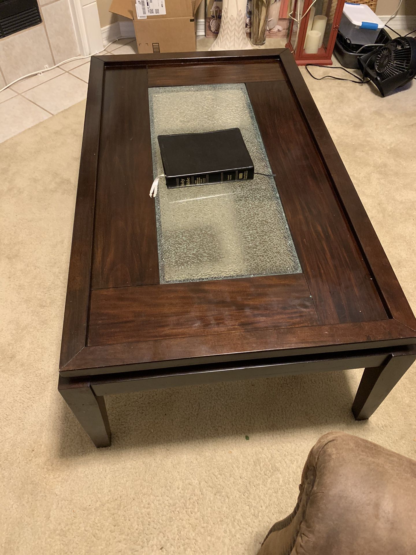 Coffee Table with beautiful glass insert
