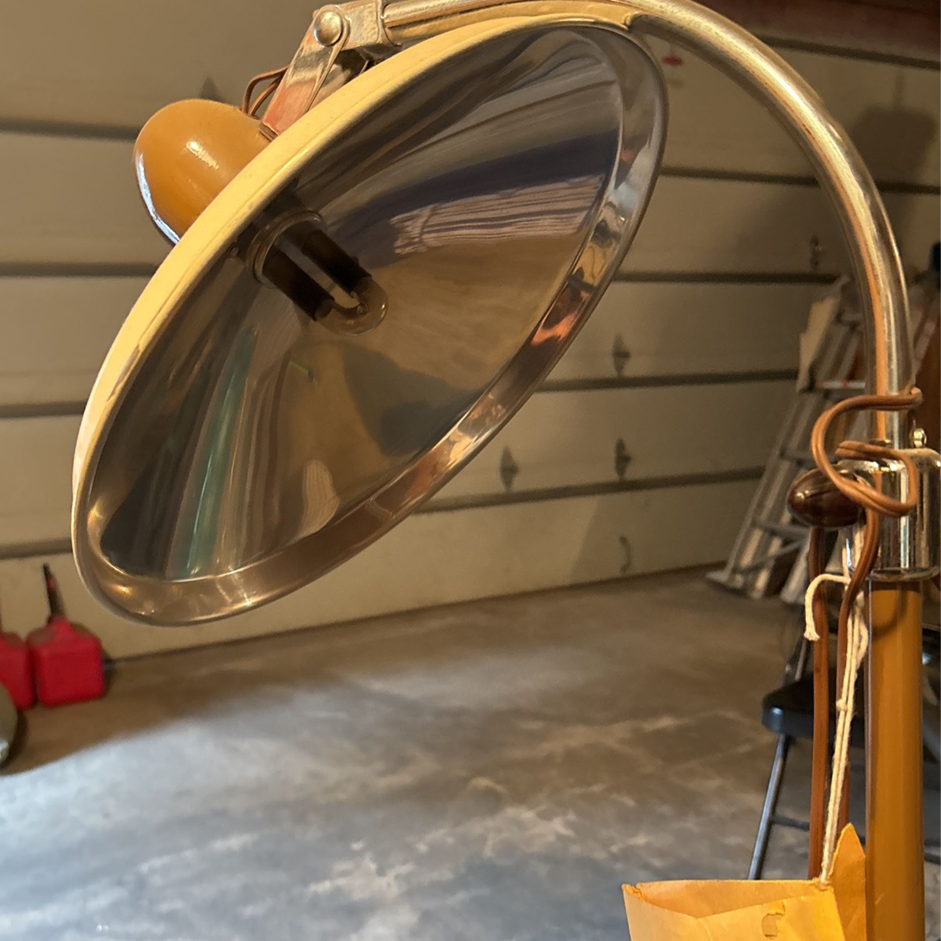 Antique Vintage Sun Tanning Lamp Best Offer. Still Works