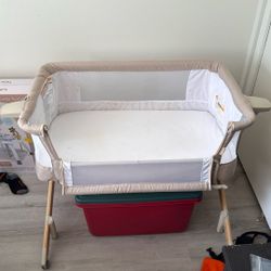 Evolure Foldable Bassinet