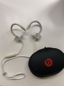 Powerbeats earphones