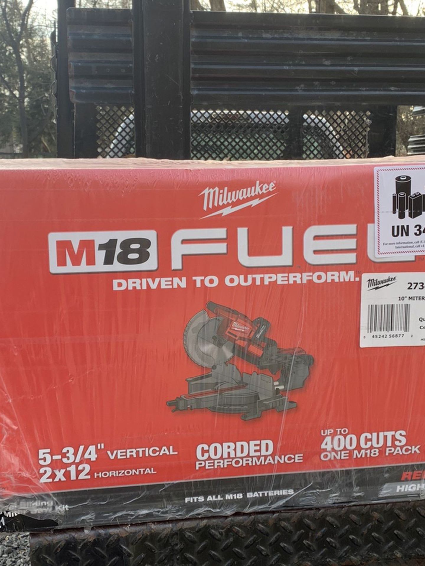 M18 Fuel 18-Volt 10 in. Lithium-Ion Brushless Cordless Dual Bevel Sliding Compound Miter Saw Kit with One 8.0 Ah Battery