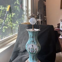 Old Chinese Vase Table Lamp