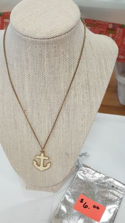 Cute anchor necklace for women