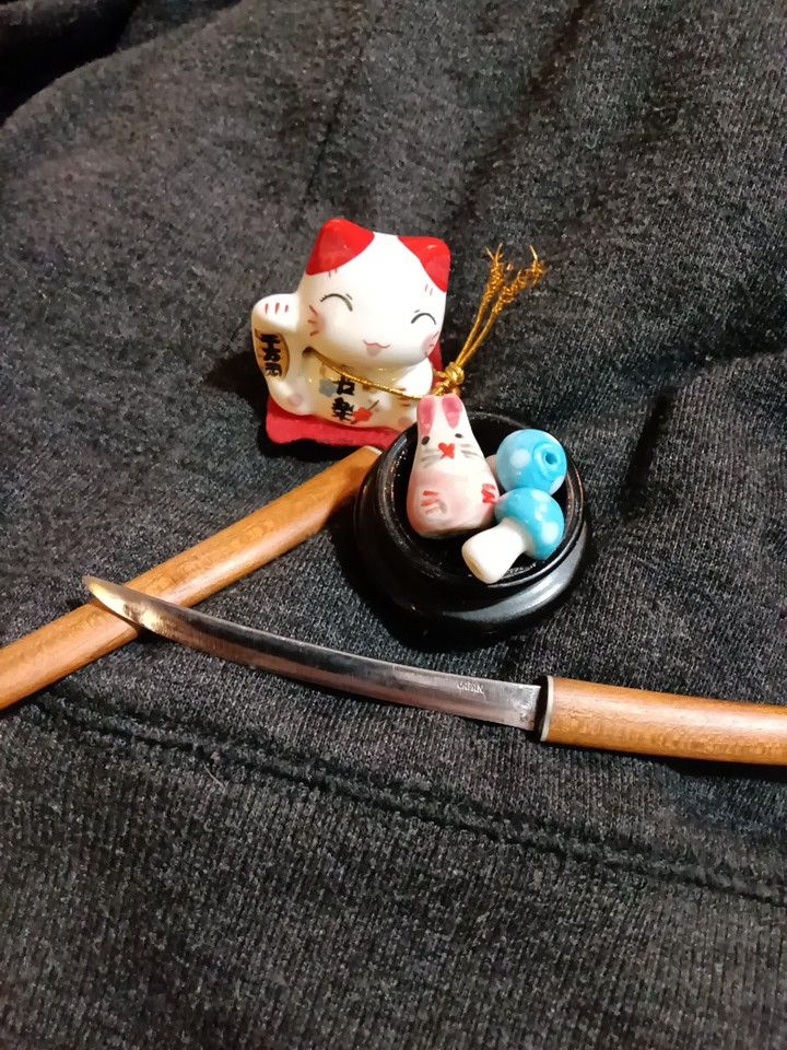 Maneki Neco beckoning cat miniature bunny bead, toadstools and miniature samurai sword stamped Japan