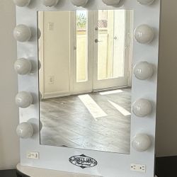 White Vanity Girl Hollywood luxury makeup mirror with lights & 2 power outlets