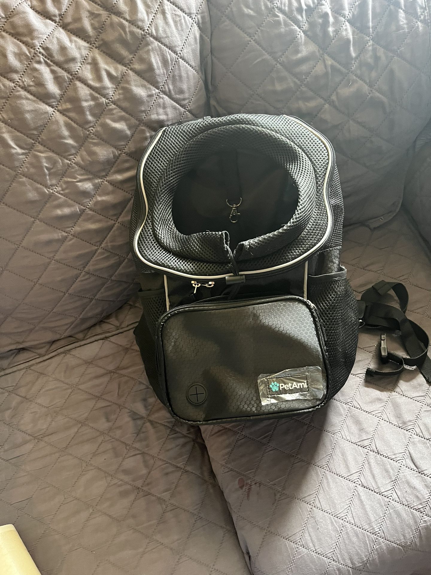 Small Dog Or Cat Carrier (book bag)