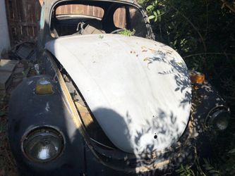 1971 Volkswagen Beetle and Rebuilt Motor.