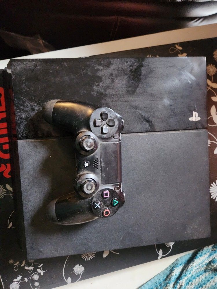 PS4 For Sale With Games And Cables