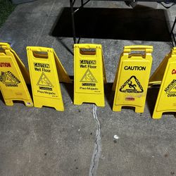 Wet Floor Sign (count of 5)