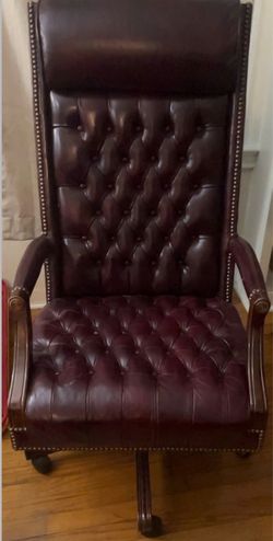 Burgundy Tufted leather office chair