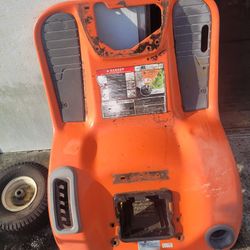 ((READ AD))((Body/fender Husqvarna)) Riding Mower 