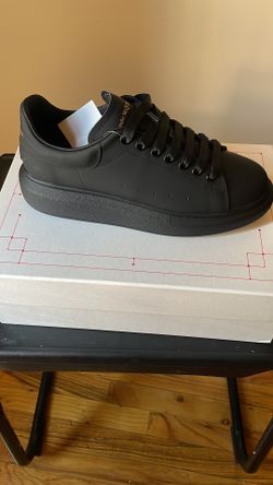 Alexander McQuenn Brand New 🔥🔥 Price Slightly Negotiable