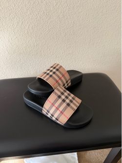 Women’s Burberry Slides Size 6