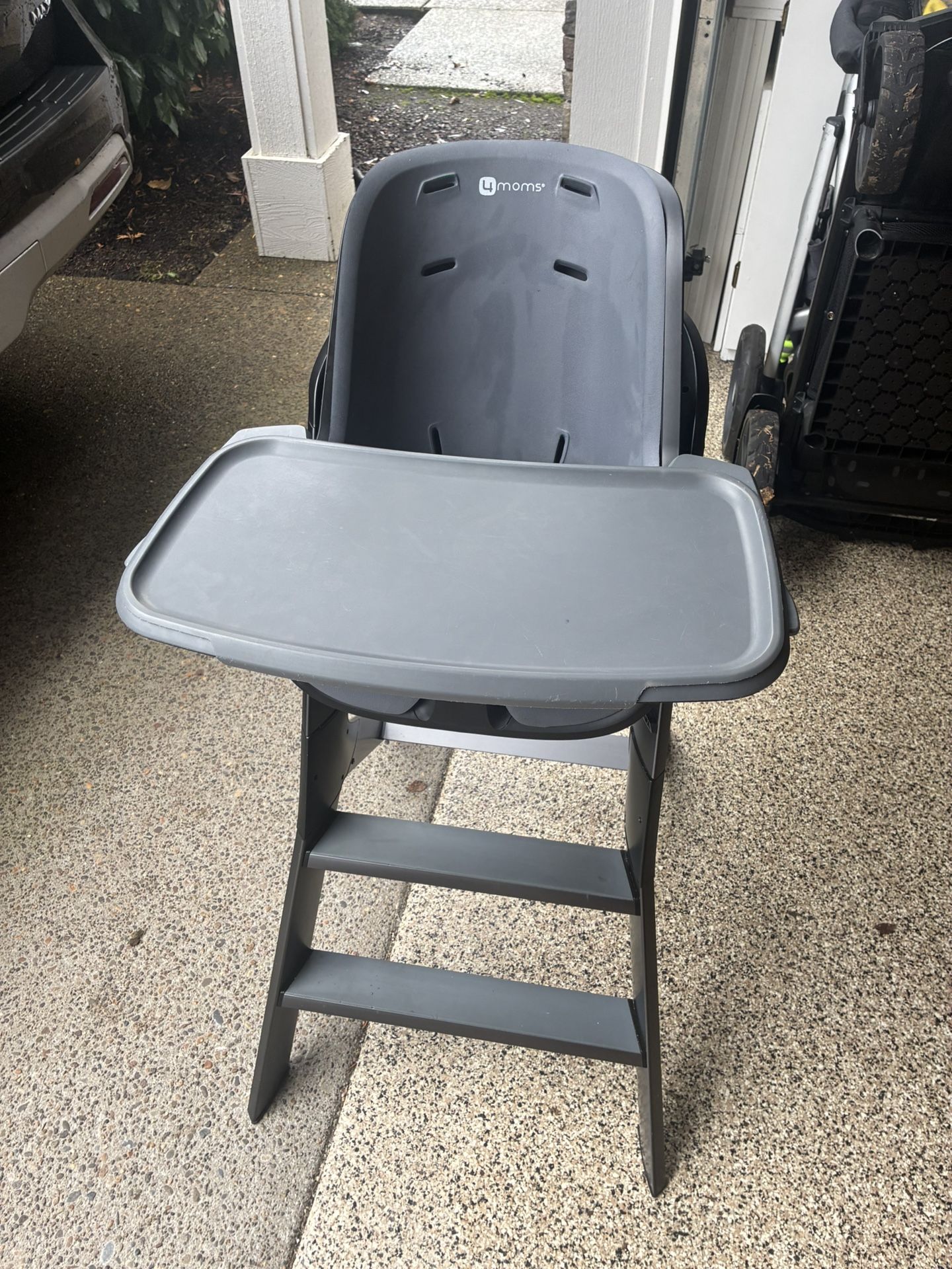 4moms High Chair, Black and Grey