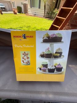 Nordic Ware Party Pedestal – 3-Tier Dessert/Cupcake Stand