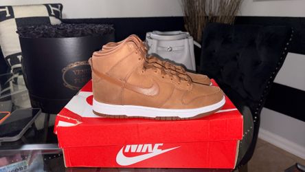 Nike high top dunk