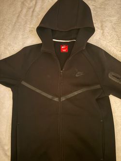 Black nike tech