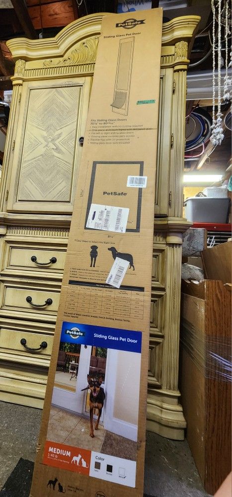 New Doggy door For Dog Up To 40 Pounds