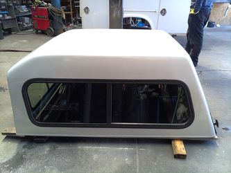 2014 Tacoma 5' bed Camper Shell Hi-top