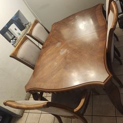 Dinning set with 6 chairs used