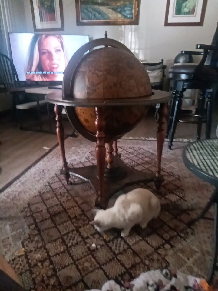 Antique Dry Bar Globe Italian  Must Go 