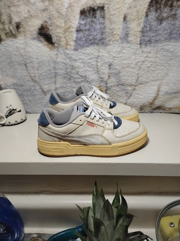 Puma Tennis Shoes - Size 10.5 USA