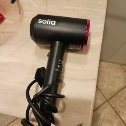 Solia Hair Dryer 