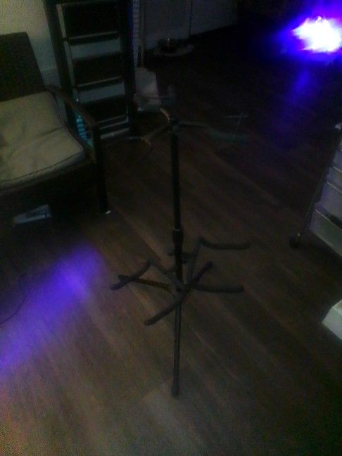 Double Guitar Stand